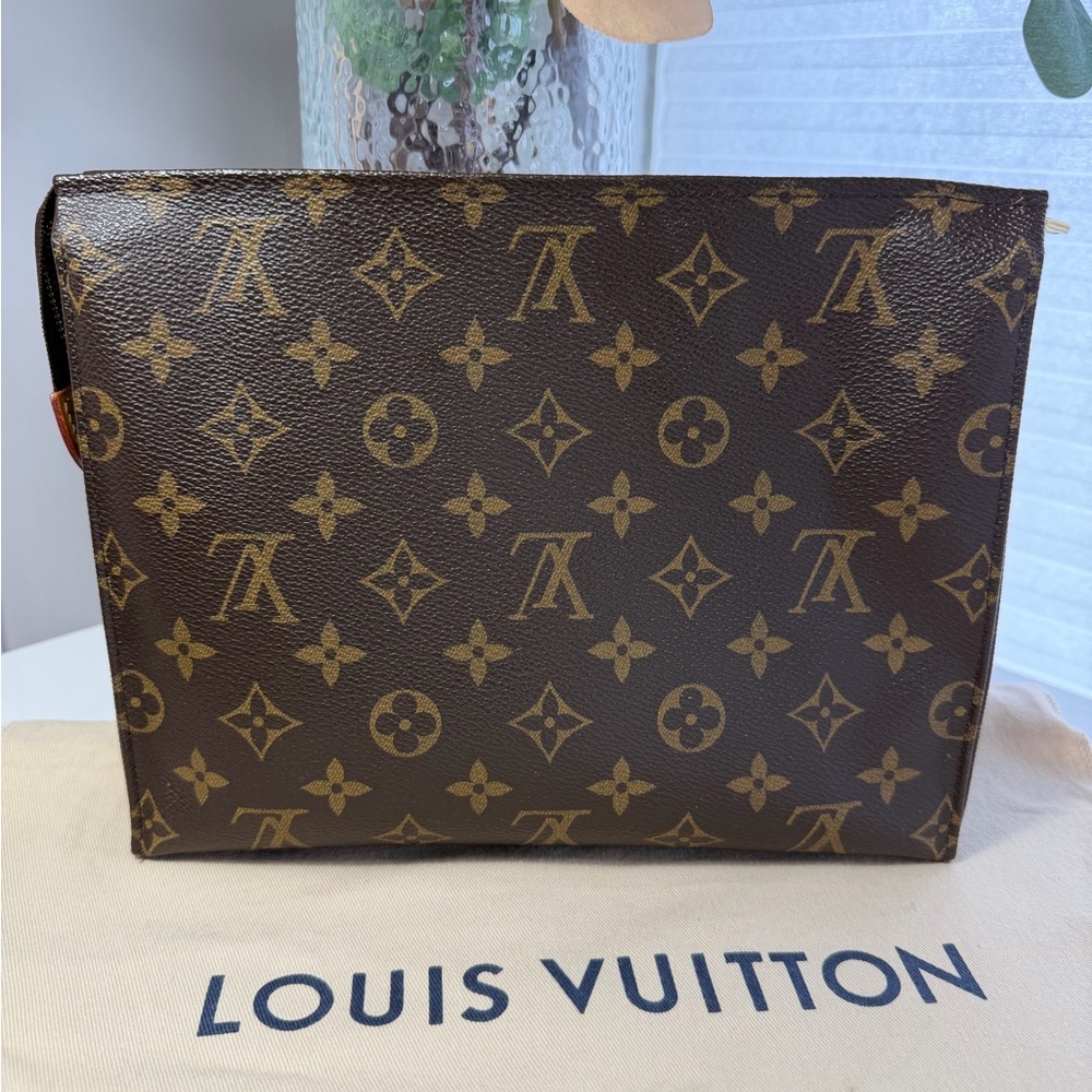 Authentic Louis Vuitton Monogram Canvas Toiletry 26 Pouch Clutch Handbag - Picture 5 of 17